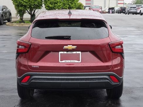 Certified 2024 Chevrolet Trax LS FWD image 17