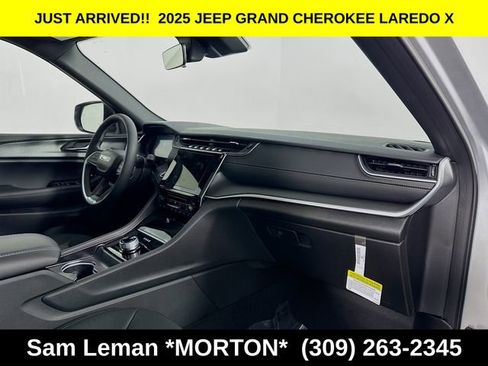 New 2025 Jeep Grand Cherokee L Laredo image 29
