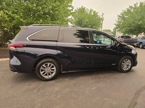 Used 2021 Toyota Sienna LE FWD image 8
