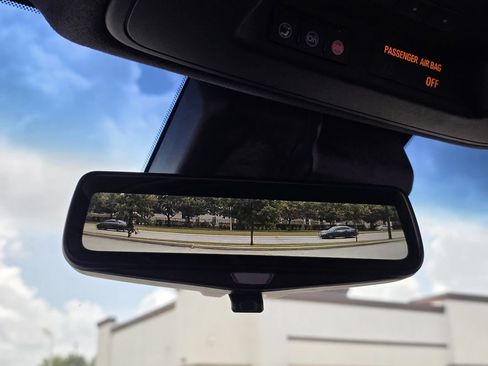 Used 2018 Cadillac Escalade Platinum AWD/4WD image 19