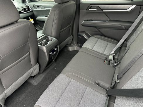 New 2025 GMC Acadia Elevation image 11