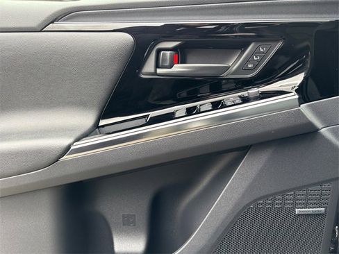 Certified 2023 Subaru Solterra AWD image 16