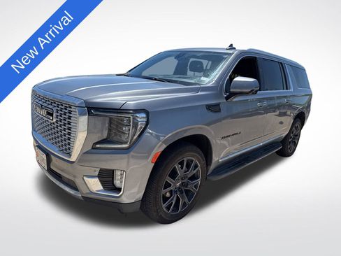 Used 2022 GMC Yukon XL Denali AWD/4WD image 1