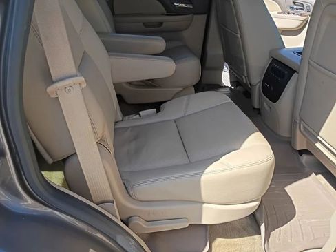 Used 2013 Chevrolet Tahoe LTZ RWD image 21