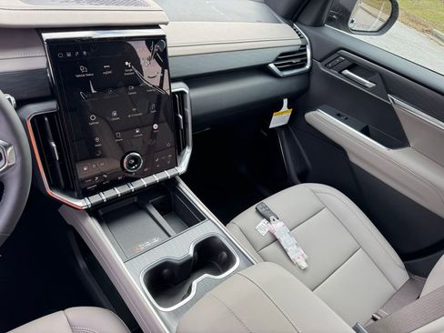 New 2026 GMC Acadia Elevation w/ Elevation Premium Package image 30