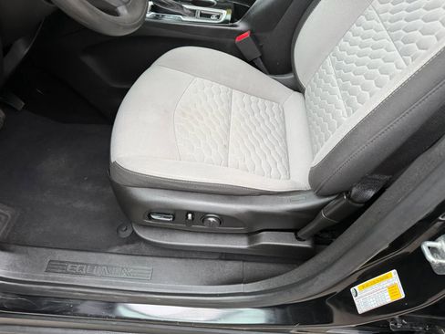 Used 2021 Chevrolet Equinox LS w/ LS Convenience Package image 32