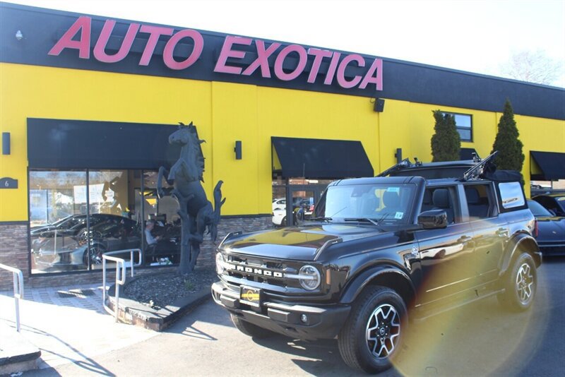 Used 2023 Ford Bronco Outer Banks AWD/4WD image 1