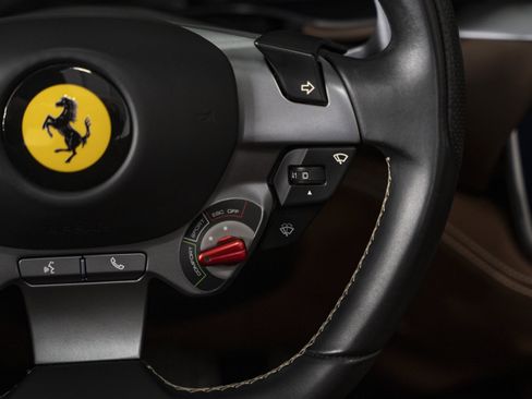 Used 2021 Ferrari Portofino RWD image 38