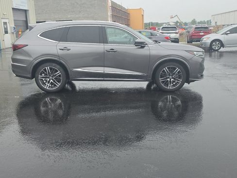 Certified 2025 Acura MDX SH-AWD w/ Advance Package image 9