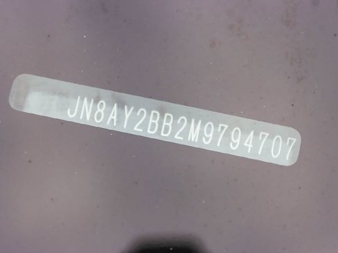 Used 2021 Nissan Armada SL w/ Captain's Chairs Package image 29