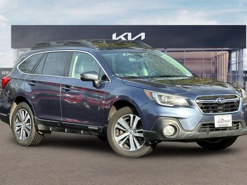 Used 2018 Subaru Outback 2.5i Limited image 2