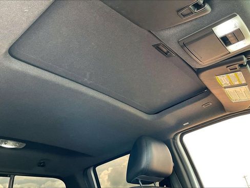 Used 2011 Ford F250 Lariat w/ Lariat Ultimate Pkg AWD/4WD image 28