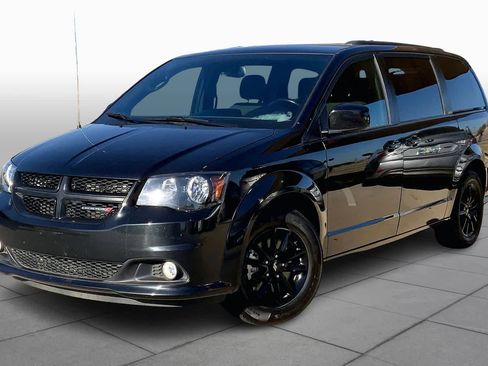 Used 2020 Dodge Grand Caravan SE image 1