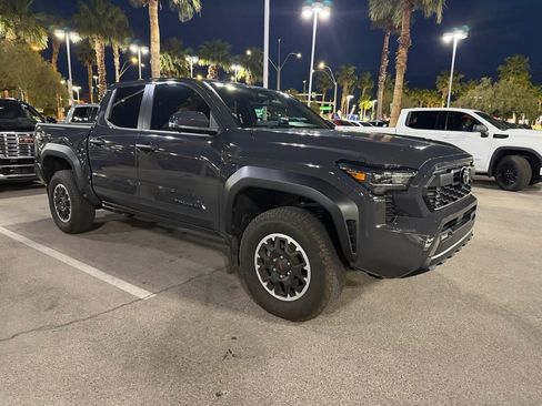 Used 2024 Toyota Tacoma TRD Off-Road w/ TRD Off Road Premium Package AWD/4WD image 3