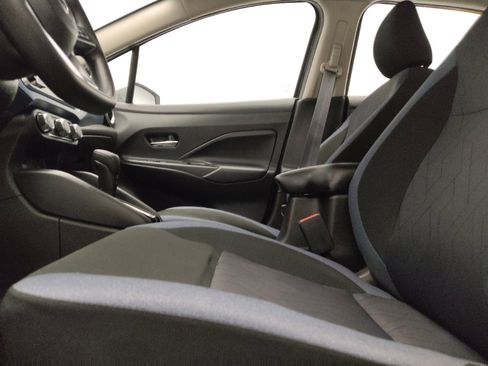 Used 2025 Nissan Versa SV FWD image 17