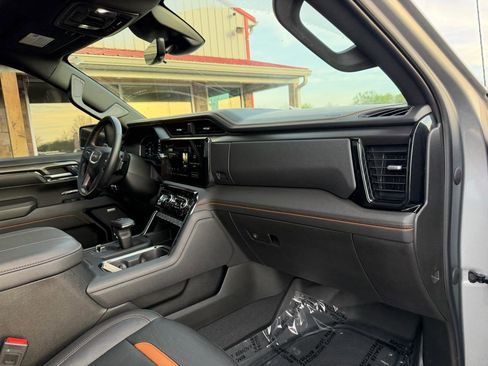 Used 2023 GMC Sierra 1500 AT4 w/ AT4 Premium Package image 26