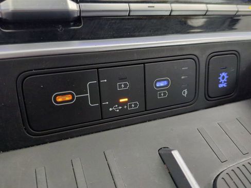 Used 2024 Hyundai Santa Fe Limited image 29