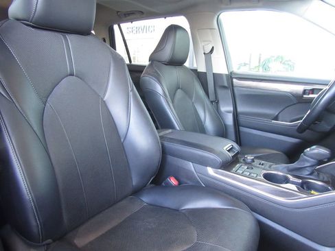 Used 2023 Toyota Highlander Limited AWD/4WD image 20
