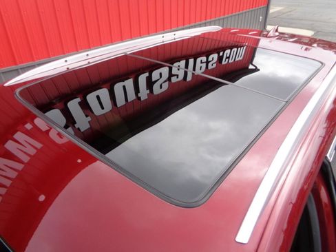 Used 2017 Cadillac XT5 Premium Luxury w/ Driver Assist Package image 8