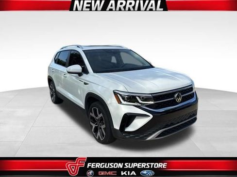 Used 2022 Volkswagen Taos SEL AWD/4WD image 1