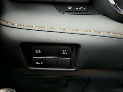 Used 2023 Toyota Highlander Bronze Edition AWD/4WD image 36