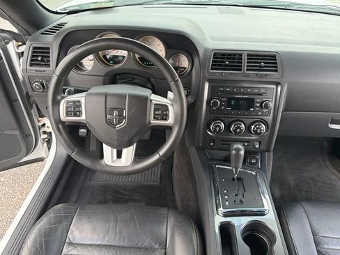 Used 2013 Dodge Challenger SXT Plus RWD image 19