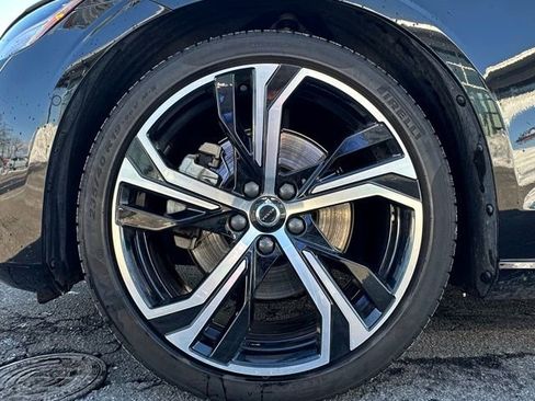 Used 2024 Volvo S60 B5 Plus image 11