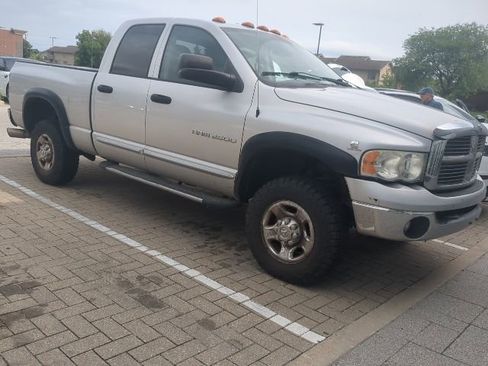 Used 2004 Dodge Ram 2500 Truck SLT w/ Trailer Tow Group AWD/4WD image 3