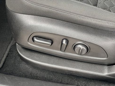 Used 2019 Chevrolet Blazer LT image 36