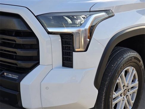 Used 2022 Toyota Tundra SR5 w/ SR5 Convenience Package image 6