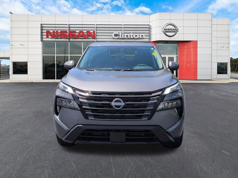 New 2026 Nissan Rogue SV FWD image 8