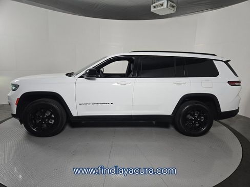Used 2024 Jeep Grand Cherokee L Altitude RWD image 3