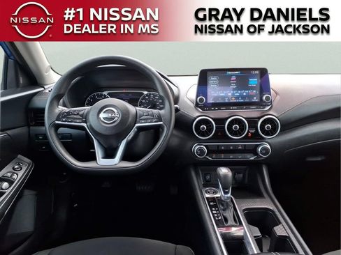 Used 2024 Nissan Sentra SV FWD image 8