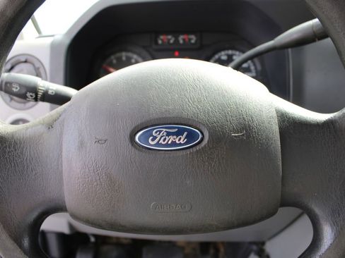 Used 2015 Ford E-350 and Econoline 350 Super Duty image 24