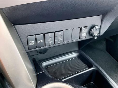 Used 2015 Toyota RAV4 Limited w/ Technology Package FWD image 32