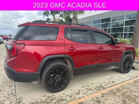 Used 2023 GMC Acadia SLE w/ Driver Convenience Package FWD image 2