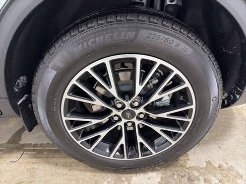 New 2026 Ford Escape SE w/ PHEV Premium Package image 8