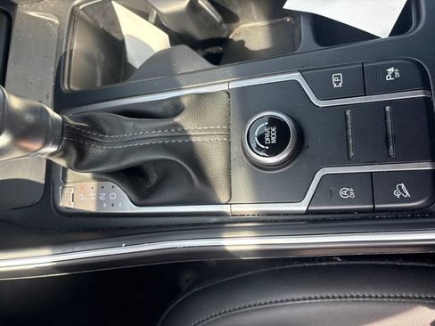 Used 2023 Kia Sorento S FWD image 32