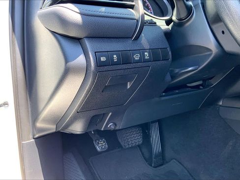 Used 2022 Toyota Camry LE w/ Carpet Mat Package (TMS) FWD image 33