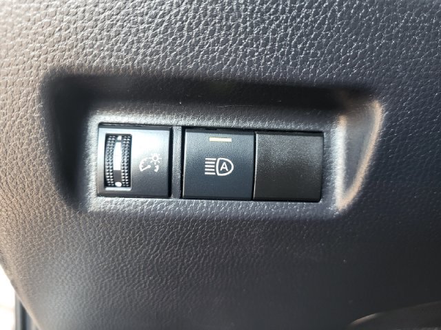 Used 2025 Toyota RAV4 XLE AWD/4WD image 21
