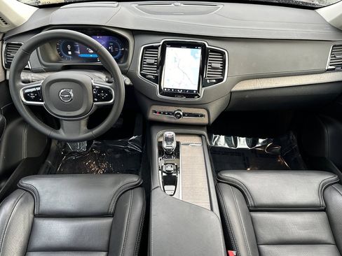 Certified 2023 Volvo XC90 T8 Ultimate image 3
