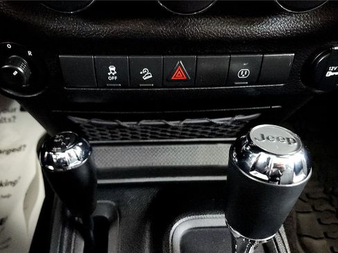 Used 2017 Jeep Wrangler Sport image 29