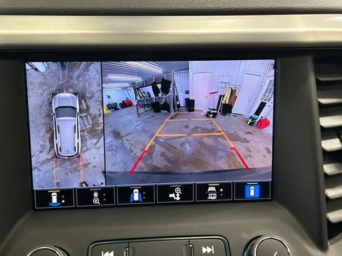 Used 2023 GMC Acadia SLT w/ Technology Package image 29