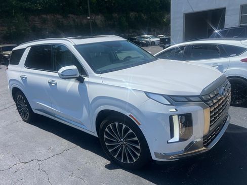 Used 2025 Hyundai Palisade Calligraphy AWD/4WD image 3
