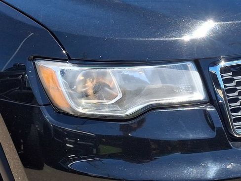 Used 2019 Jeep Grand Cherokee Laredo RWD image 28