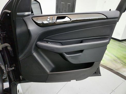 Used 2016 Mercedes-Benz GLE 400 4MATIC w/ Parking Assist Package image 29