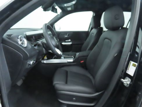 Certified 2025 Mercedes-Benz GLB 250 image 19