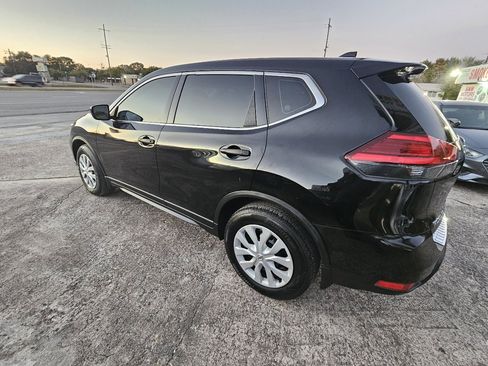 Used 2017 Nissan Rogue S image 11