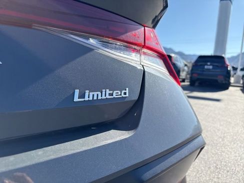 Used 2025 Hyundai Elantra Limited FWD image 28