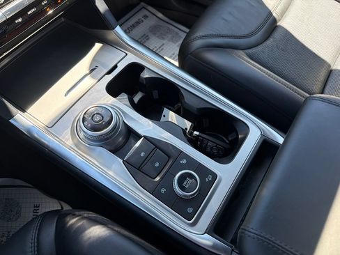 Used 2021 Ford Explorer Platinum AWD/4WD image 21